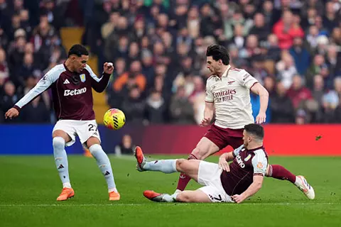 الدوري الإنجليزي.. أستون فيلا 0-0 أرسنال.. انفراد ضائع